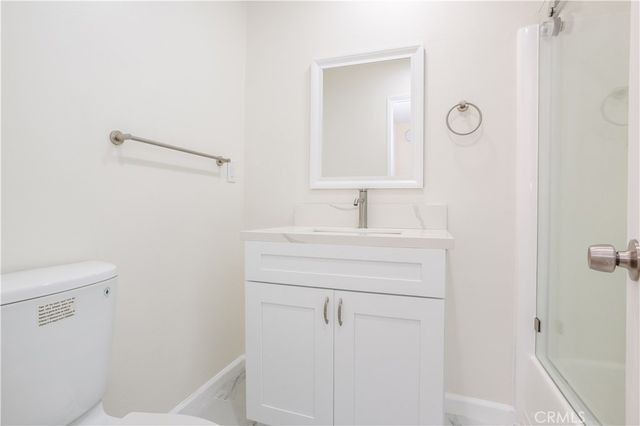 5414 Newcastle 8, Encino, CA 91316