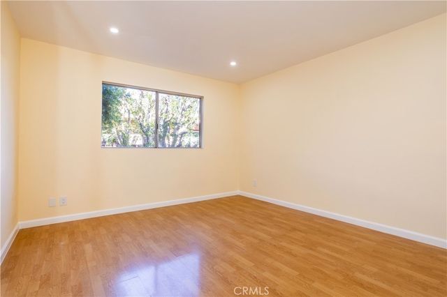 5414 Newcastle 8, Encino, CA 91316