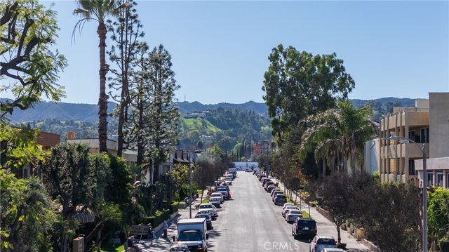 5414 Newcastle 8, Encino, CA 91316