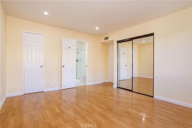 5414 Newcastle 8, Encino, CA 91316