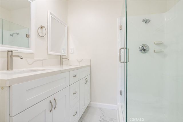 5414 Newcastle 8, Encino, CA 91316