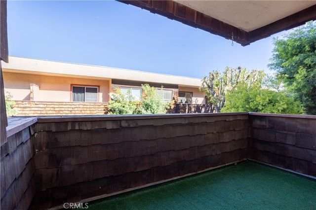 5414 Newcastle 8, Encino, CA 91316