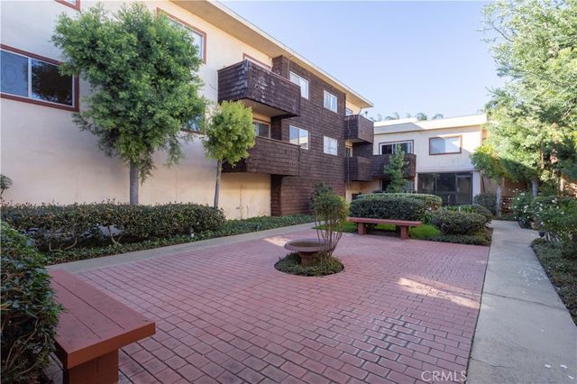 5414 Newcastle 8, Encino, CA 91316