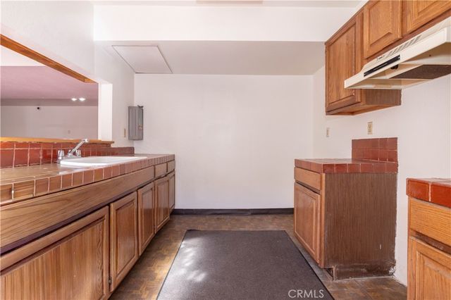 5414 Newcastle 8, Encino, CA 91316