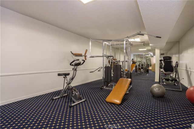 5414 Newcastle 8, Encino, CA 91316