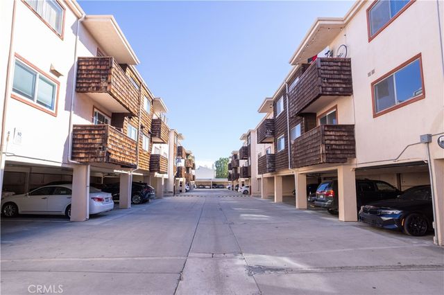 5414 Newcastle 8, Encino, CA 91316