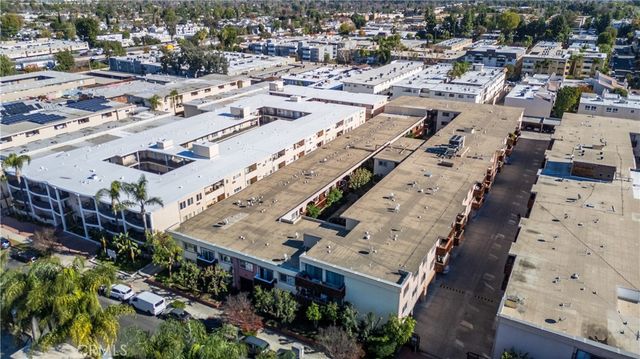 5414 Newcastle 8, Encino, CA 91316