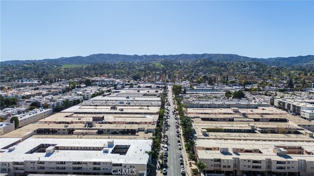 5414 Newcastle 8, Encino, CA 91316