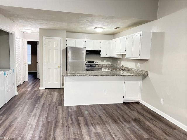 3327 Clover Meadows DR, Chesapeake, VA 23321