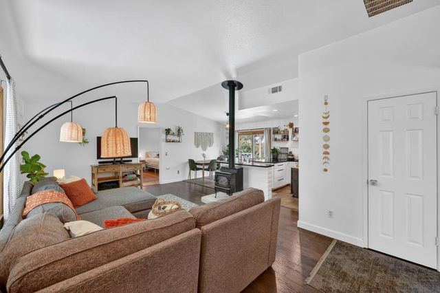 12915 Mott Ct, Auburn, CA 95603