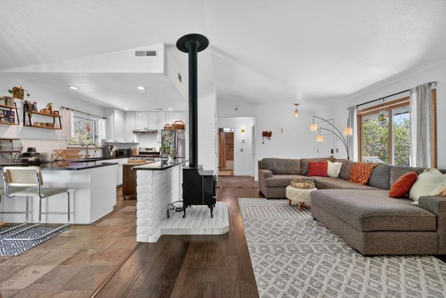 12915 Mott Ct, Auburn, CA 95603