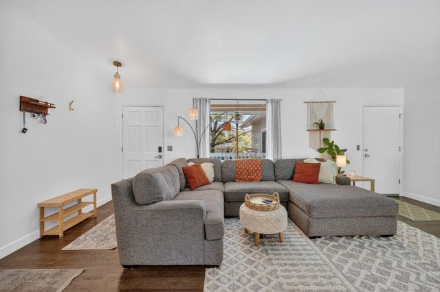 12915 Mott Ct, Auburn, CA 95603