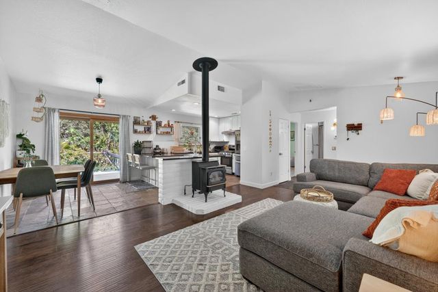 12915 Mott Ct, Auburn, CA 95603