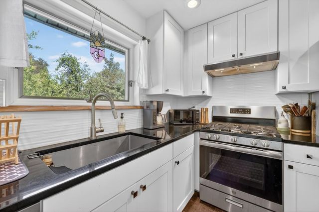 12915 Mott Ct, Auburn, CA 95603