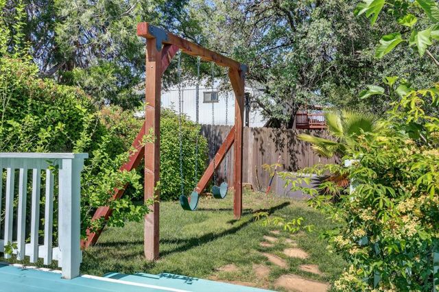 12915 Mott Ct, Auburn, CA 95603