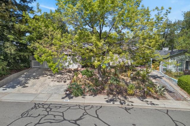 12915 Mott Ct, Auburn, CA 95603