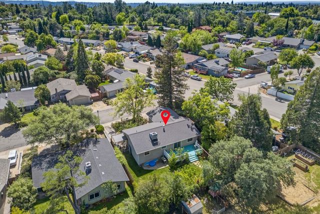 12915 Mott Ct, Auburn, CA 95603