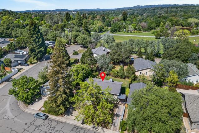 12915 Mott Ct, Auburn, CA 95603