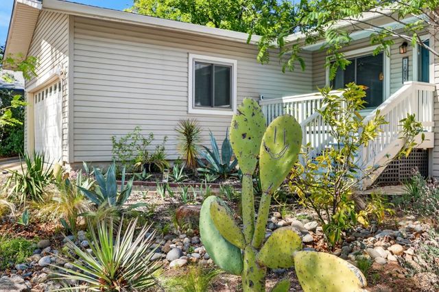 12915 Mott Ct, Auburn, CA 95603