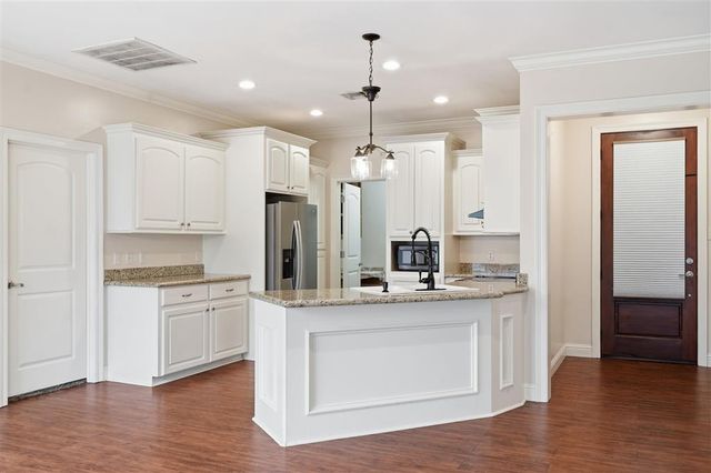 2628 Ravenway Dr Drive, Lake Charles, LA 70611