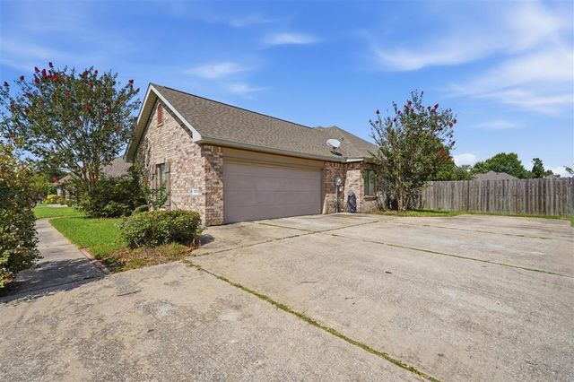 2628 Ravenway Dr Drive, Lake Charles, LA 70611