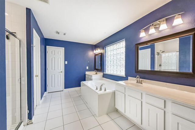 13203 Yaupon Holly Lane, Houston, TX 77044