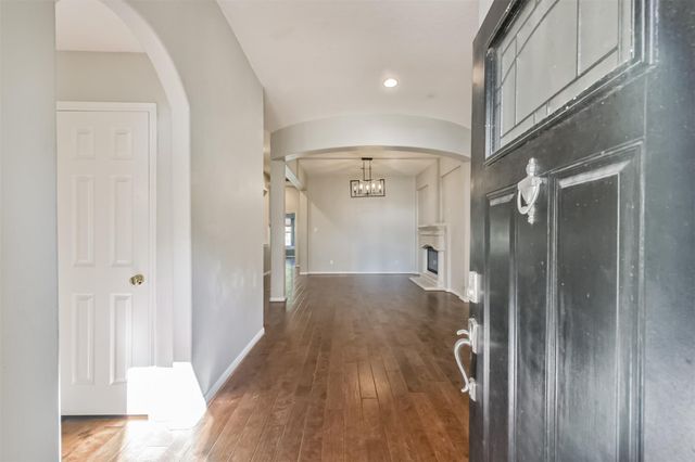 13203 Yaupon Holly Lane, Houston, TX 77044