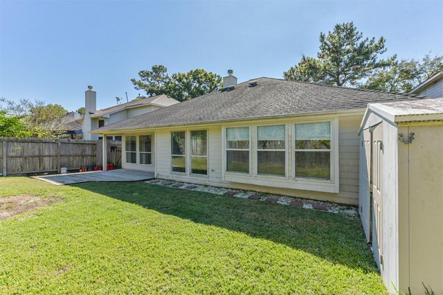 13203 Yaupon Holly Lane, Houston, TX 77044