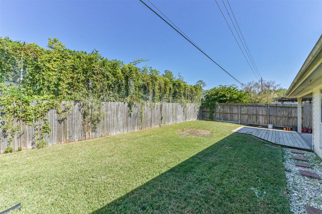 13203 Yaupon Holly Lane, Houston, TX 77044