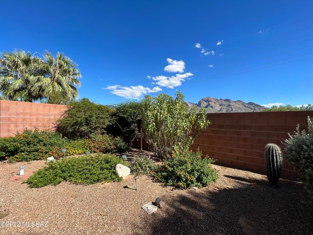 983 W Eagle Look Lane, Oro Valley, AZ 85737