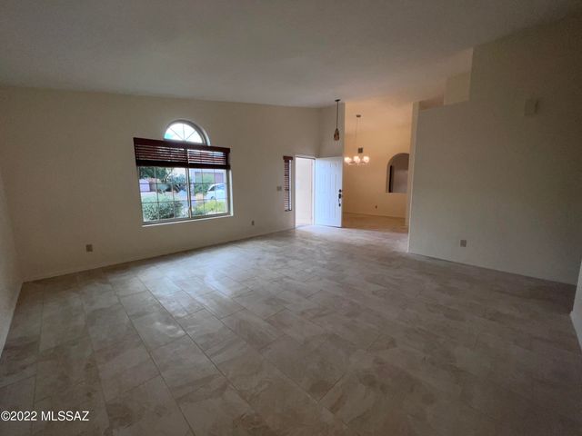 983 W Eagle Look Lane, Oro Valley, AZ 85737