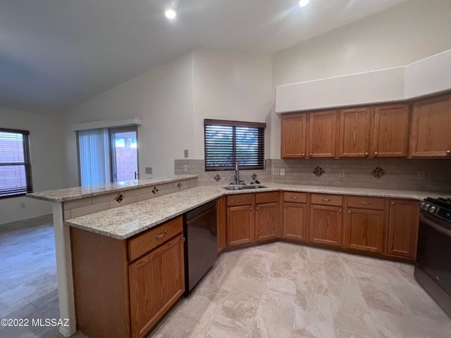 983 W Eagle Look Lane, Oro Valley, AZ 85737