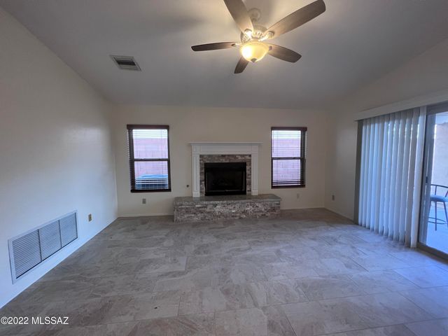 983 W Eagle Look Lane, Oro Valley, AZ 85737