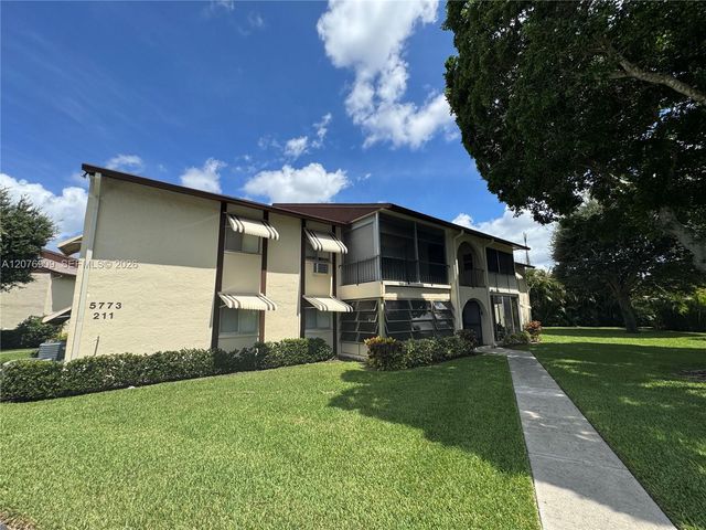 5773 La Pinata Boulevard A-1, Greenacres, FL 33463
