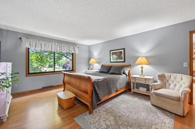 8945 Dallas Lane N, Maple Grove, MN 55369