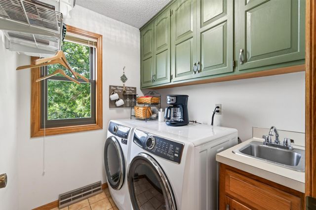 8945 Dallas Lane N, Maple Grove, MN 55369