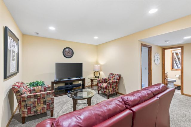 8945 Dallas Lane N, Maple Grove, MN 55369