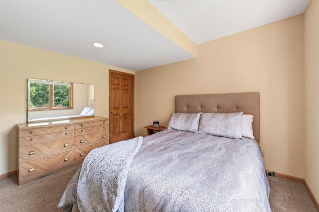 8945 Dallas Lane N, Maple Grove, MN 55369