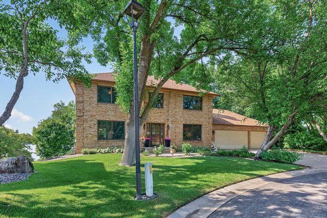 8945 Dallas Lane N, Maple Grove, MN 55369