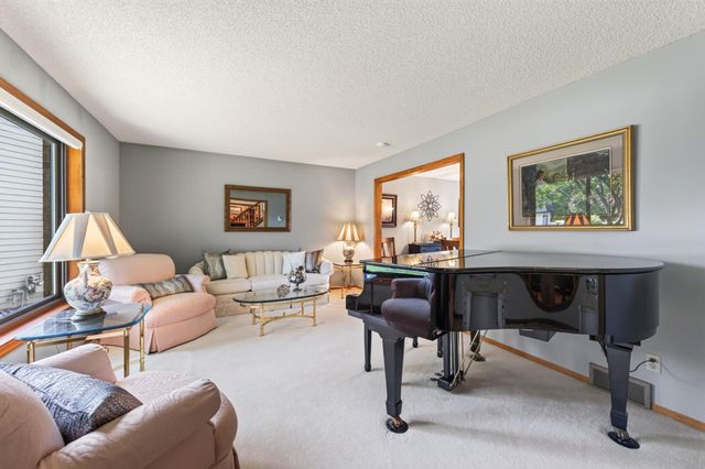 8945 Dallas Lane N, Maple Grove, MN 55369