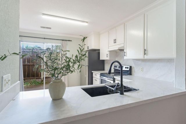 348 Wayside Dr, Turlock, CA 95380