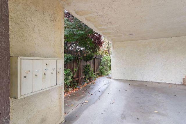 348 Wayside Dr, Turlock, CA 95380