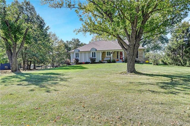 19430 Hardy Street, Stilwell, KS 66085