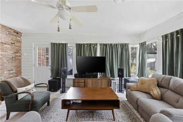 5020 Leslie DR, Portsmouth, VA 23703