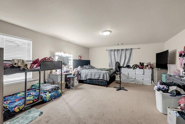 748 Heron Dr, Los Banos, CA 93635