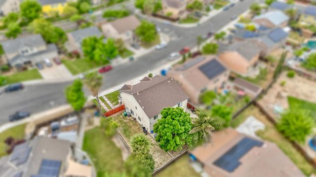 748 Heron Dr, Los Banos, CA 93635