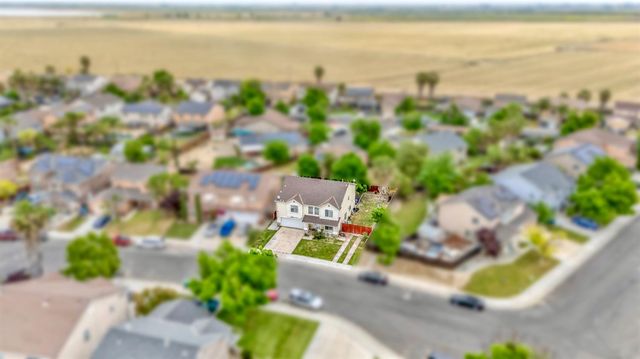 748 Heron Dr, Los Banos, CA 93635