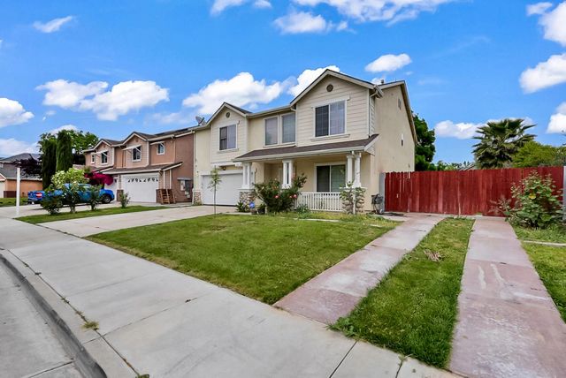 748 Heron Dr, Los Banos, CA 93635
