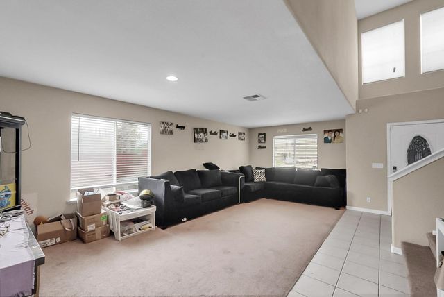 748 Heron Dr, Los Banos, CA 93635