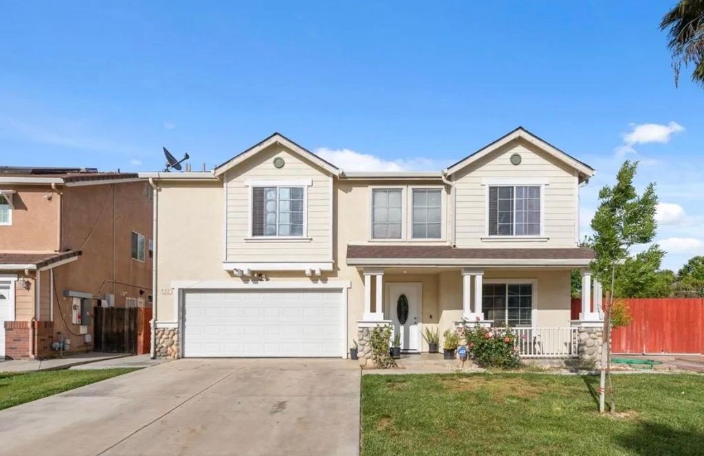 748 Heron Dr, Los Banos, CA 93635